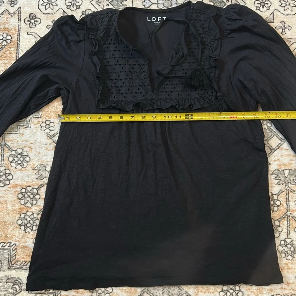 LOFT L black lightweight boho peasant blouse; 💯 cotton, tassel neck, puff sleeve